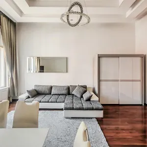 Апартаменты Amora Homes Basilica View Imperial -sas Street -need Reservation For Free Parking, Будапешт