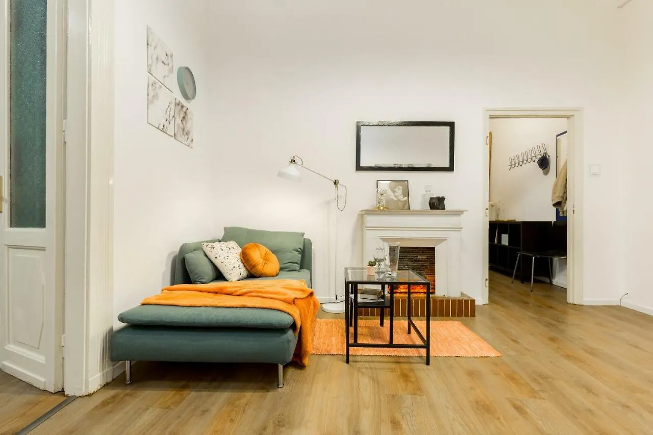 Unique Riverside Apartment Будапешт